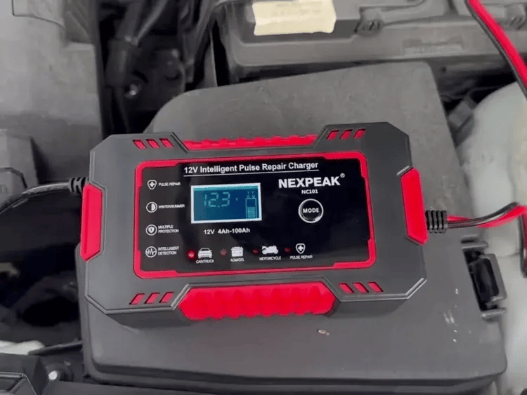 Arrancador Portátil De Baterías y Cargador 🏎️🚘 para Baterías de Auto y Moto